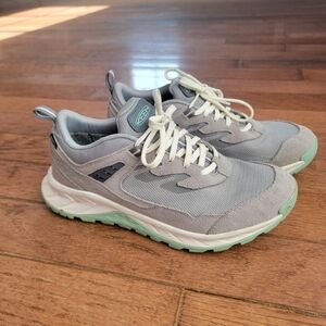 KEEN Womens Hightrail Low Height Waterproof Sneakers Sz10 Wide